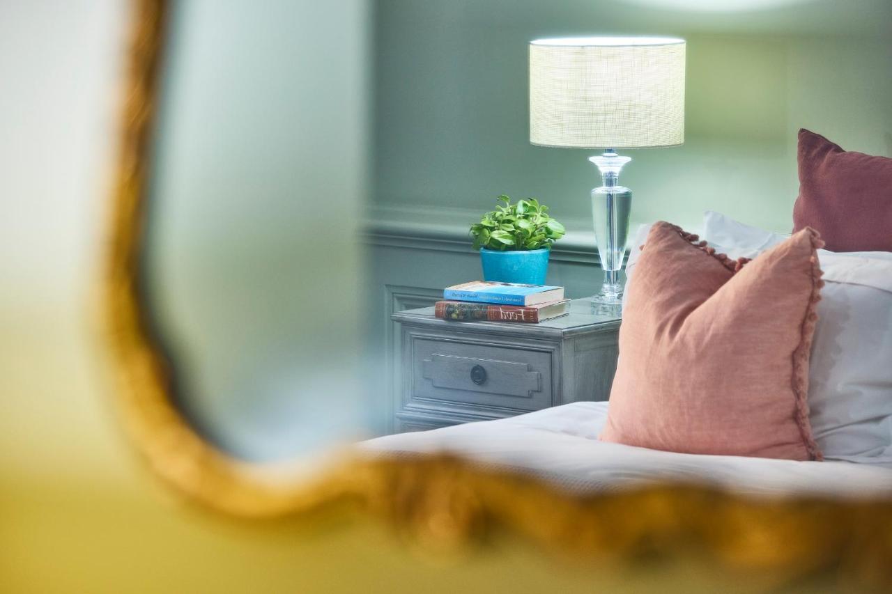 The Mistley Thorn Hotell Eksteriør bilde